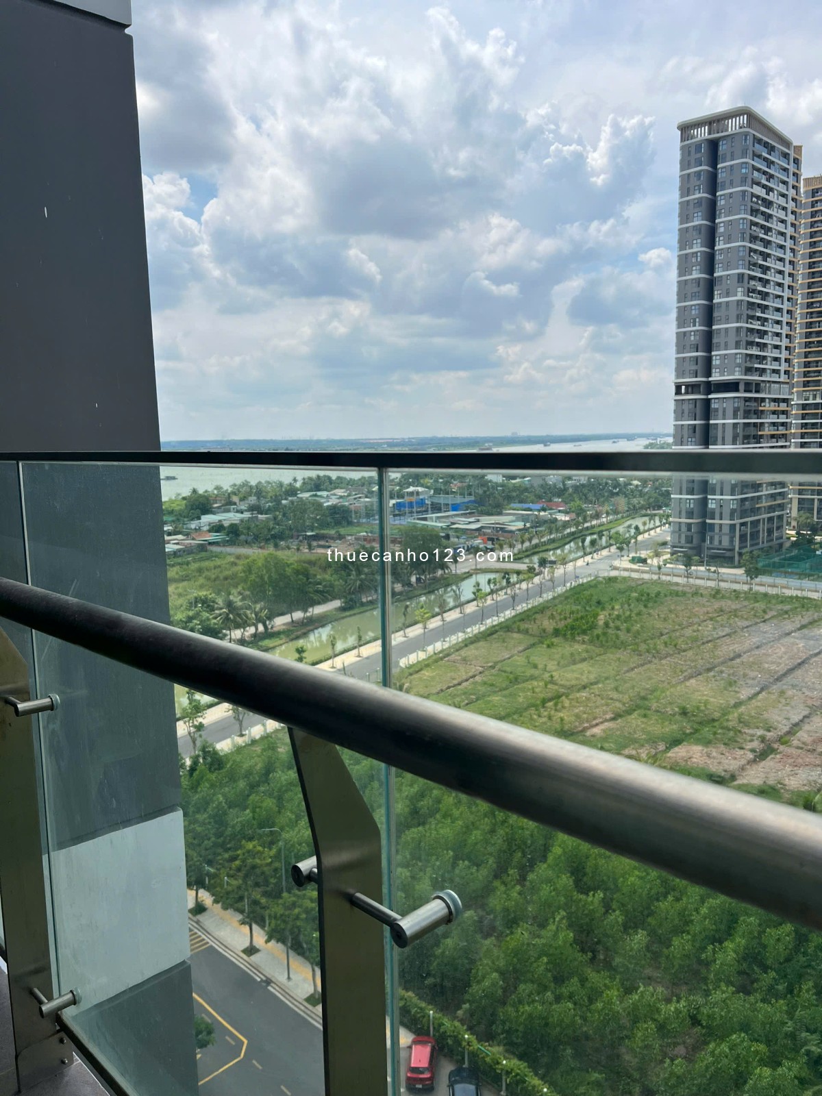 Cho thuê căn 2PN+ full nội thất tòa BS11, DT 69M2 2WC giá 10tr/tháng Khu đô thị Vinhomes Grand Park