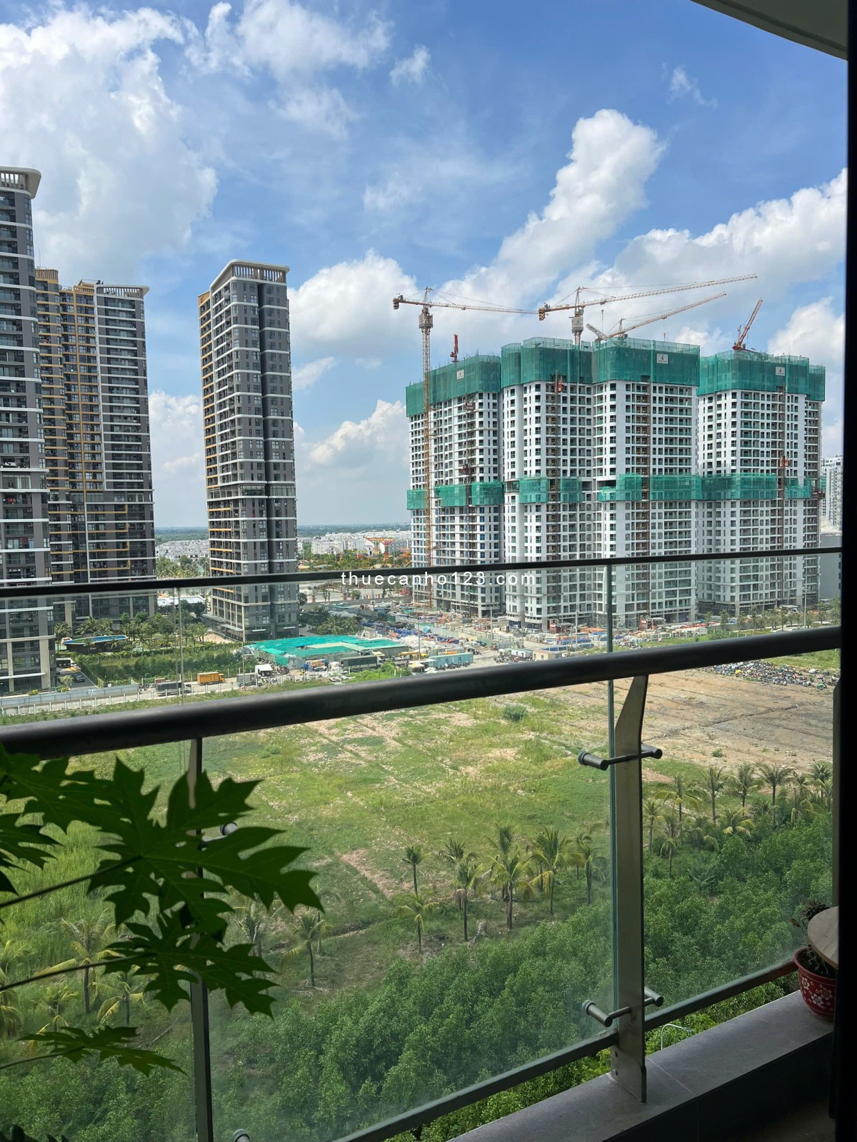 Cho thuê căn 2PN+ full nội thất tòa BS11, DT 69M2 2WC giá 10tr/tháng Khu đô thị Vinhomes Grand Park