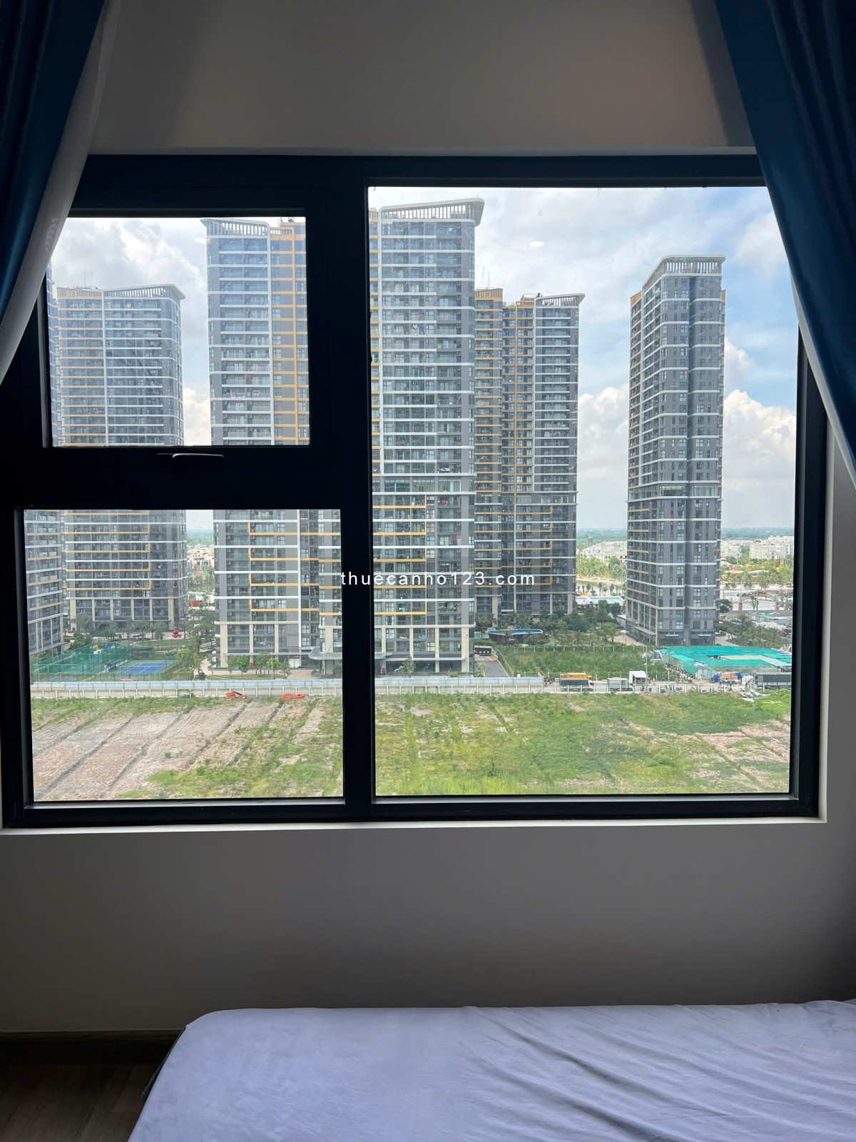 Cho thuê căn 2PN+ full nội thất tòa BS11, DT 69M2 2WC giá 10tr/tháng Khu đô thị Vinhomes Grand Park
