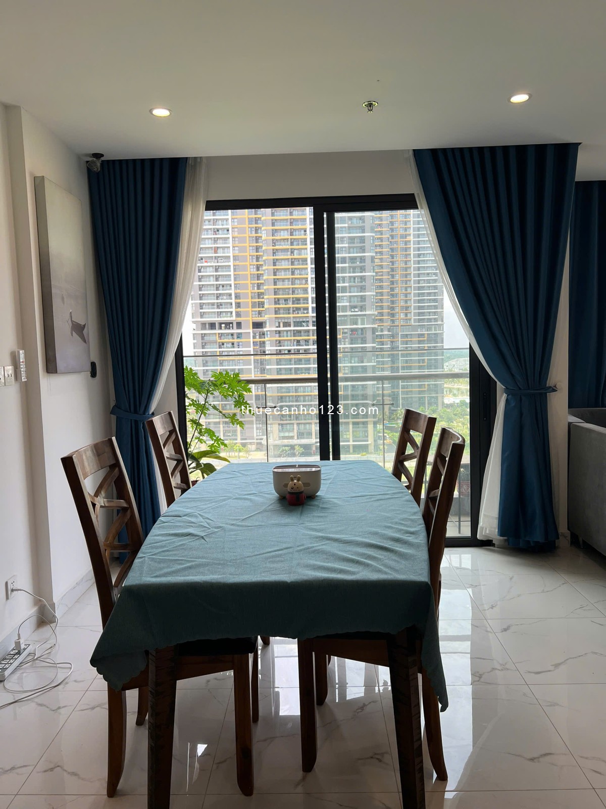 Cho thuê căn 2PN+ full nội thất tòa BS11, DT 69M2 2WC giá 10tr/tháng Khu đô thị Vinhomes Grand Park