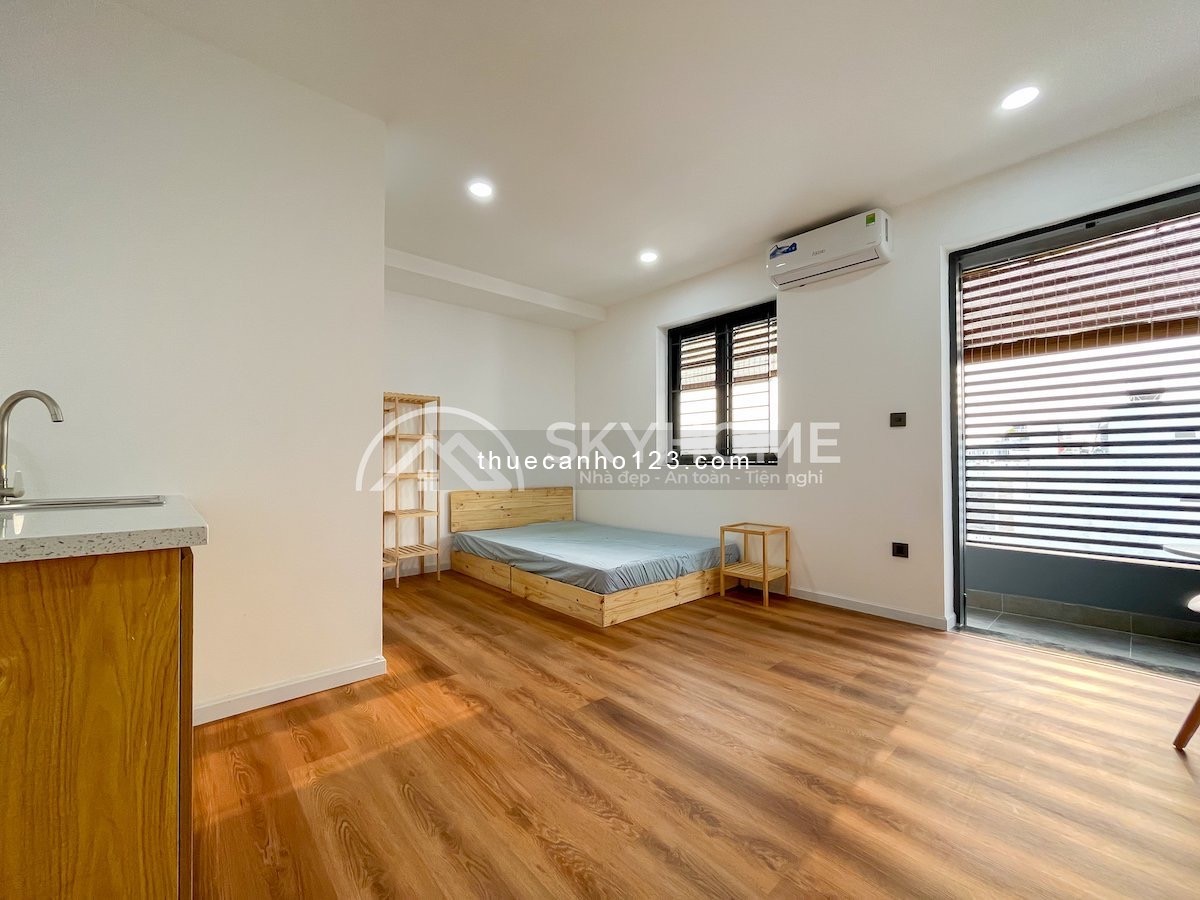 Phòng studio ban công - Gần Lotte Mart, thoáng mát, Ở được liền, Quận 7