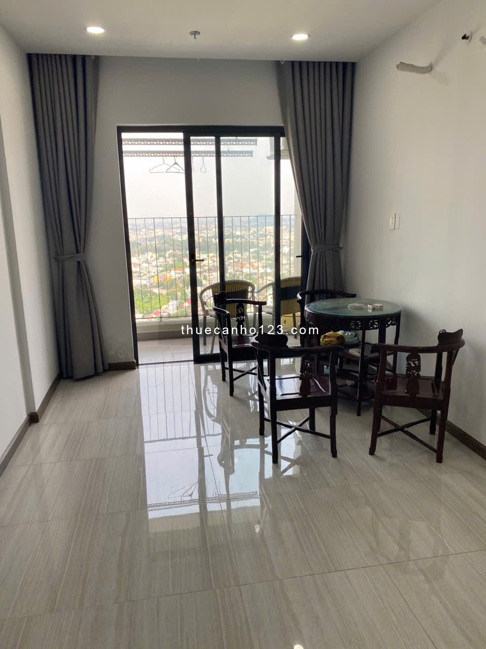 Cần cho thuê căn hộ 2 phòng ngủ đầy đủ nội thất Bcons Sala