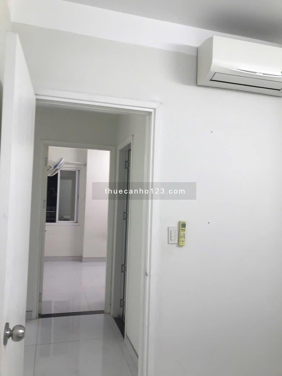 Cho thuê chung cư Carillon Hoàng Hoa Thám quận Tân Bình. 85m 2pn2wc nhà trống 0932834569