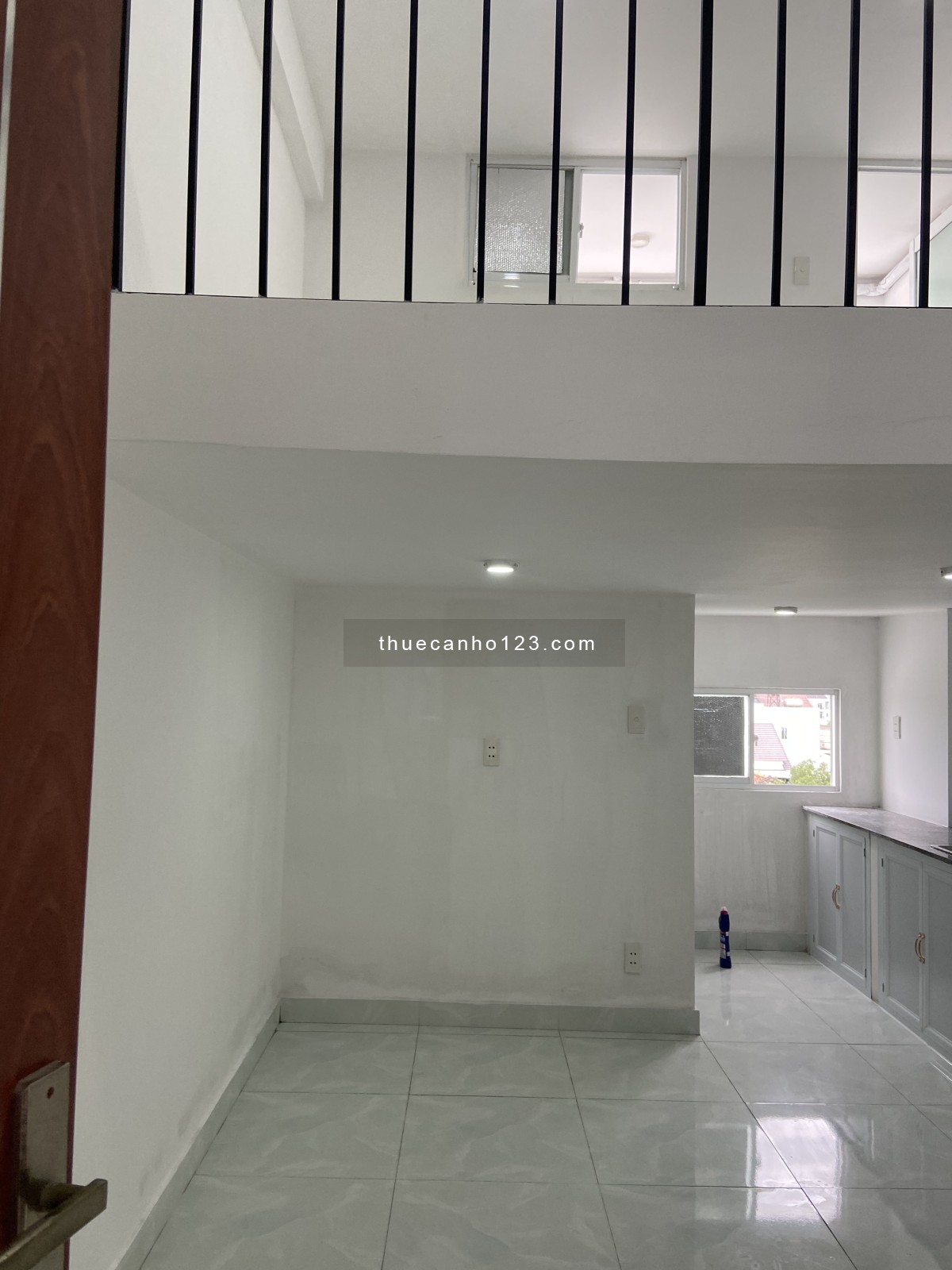 Cho thuê căn hộ chung cư có gác cao 1 m8 giá rẻCó thang máy và hầm giữ xe Tiện ích xung quanh