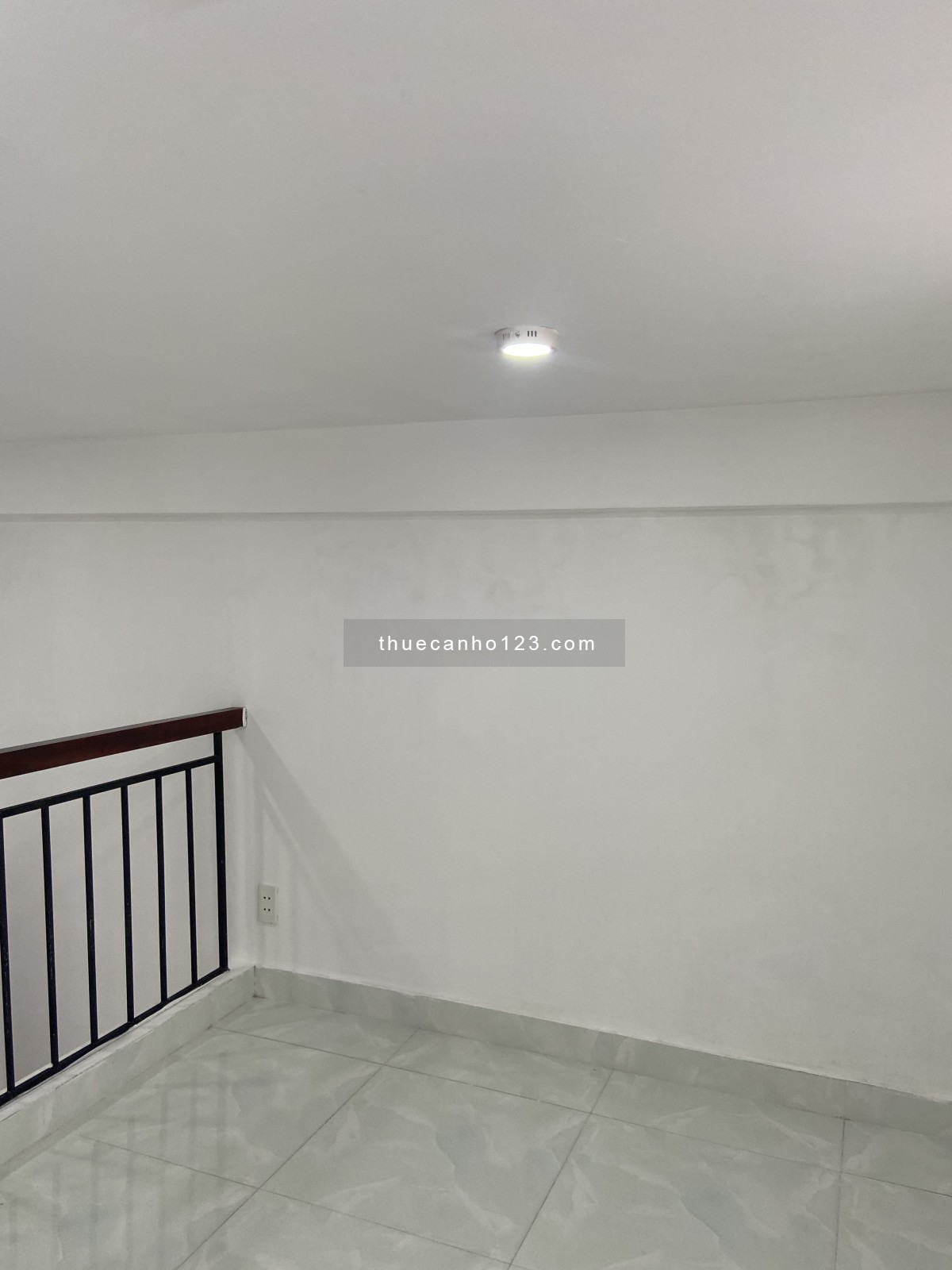 Cho thuê căn hộ chung cư có gác cao 1 m8 giá rẻCó thang máy và hầm giữ xe Tiện ích xung quanh