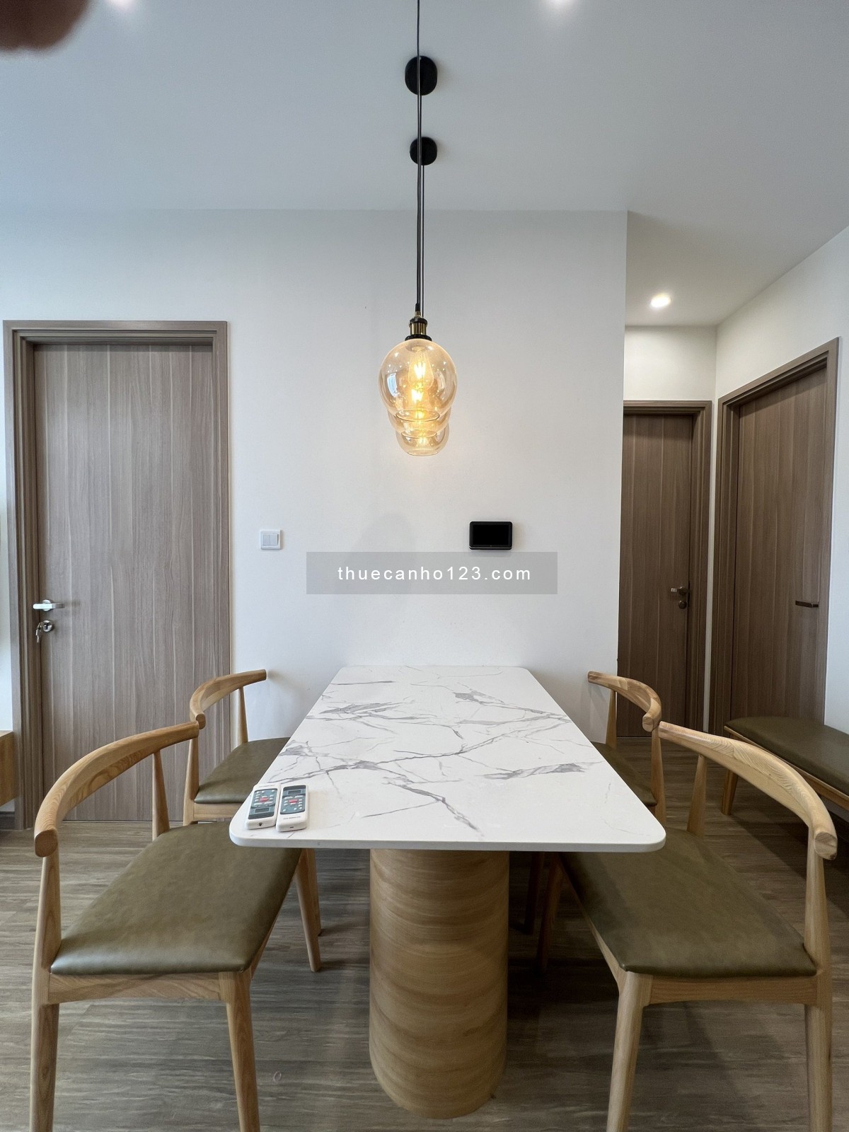 Thuê căn 2 phòng ngủ đầy đủ nội thất tại The Sakura, Vinhomes Smart City, Tây Mỗ