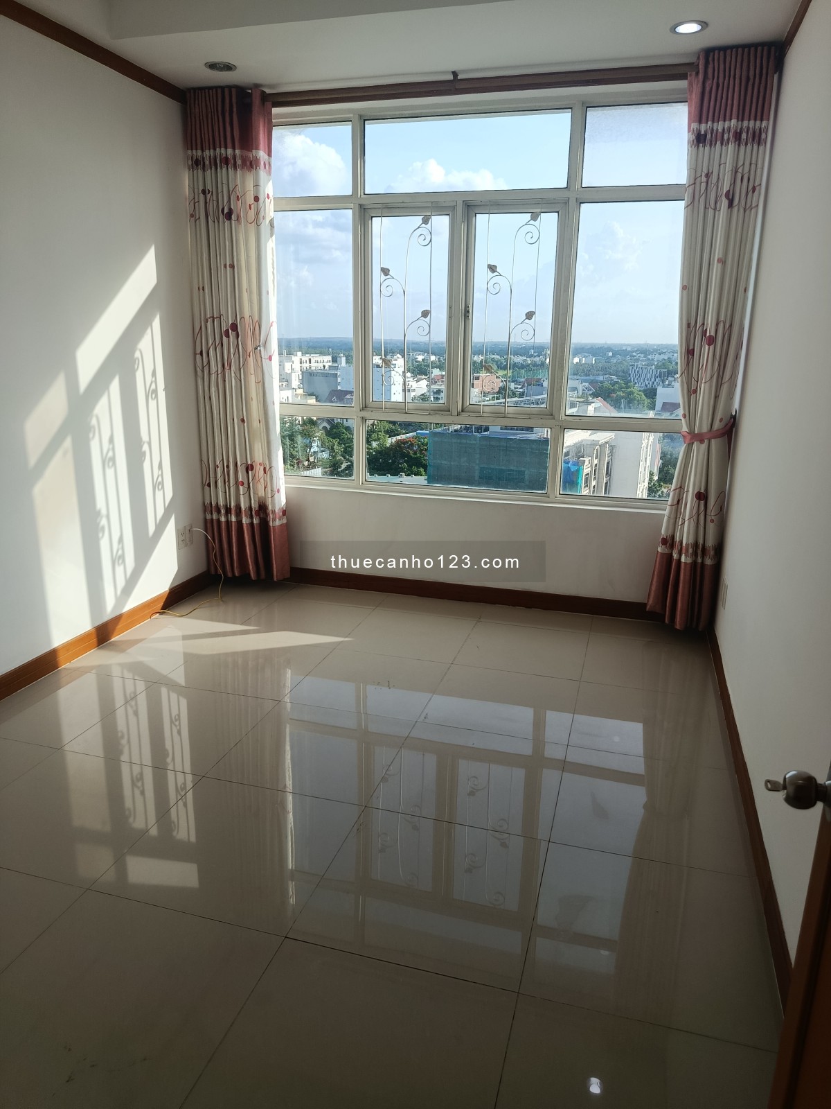 Cho thuê căn hộ - 3PN -3WC, DT: 12m² - Phú hoàng anh – Giá chỉ 11 triệu/tháng