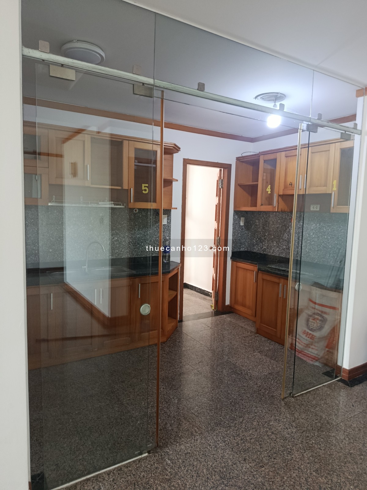 Cho thuê căn hộ - 3PN -3WC, DT: 12m² - Phú hoàng anh – Giá chỉ 11 triệu/tháng