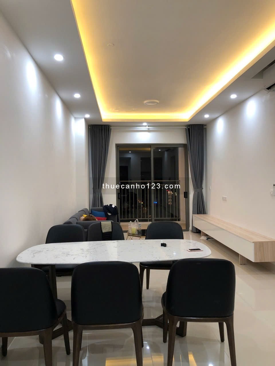 Cho thuê căn hộ 3PN-2WC-25tr/th chung cư Newton trương quốc dung có suất oto. LH 0932192028-Mai