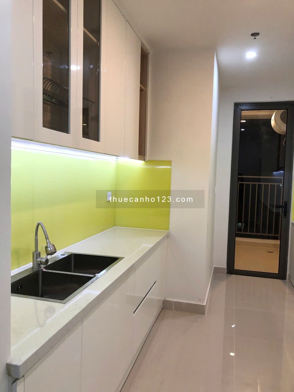 Cho thuê căn hộ 3PN-2WC-25tr/th chung cư Newton trương quốc dung có suất oto. LH 0932192028-Mai