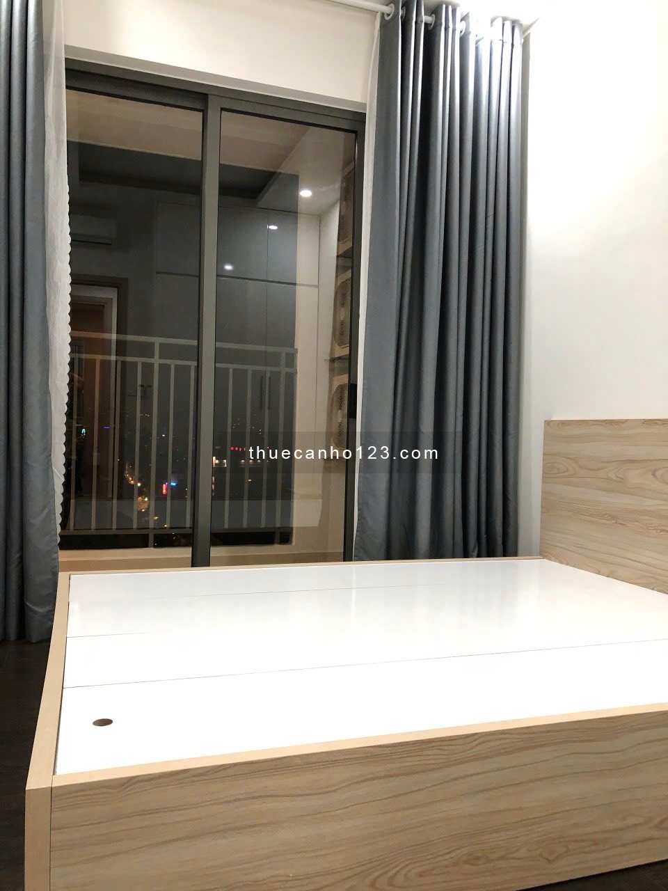 Cho thuê căn hộ 3PN-2WC-25tr/th chung cư Newton trương quốc dung có suất oto. LH 0932192028-Mai