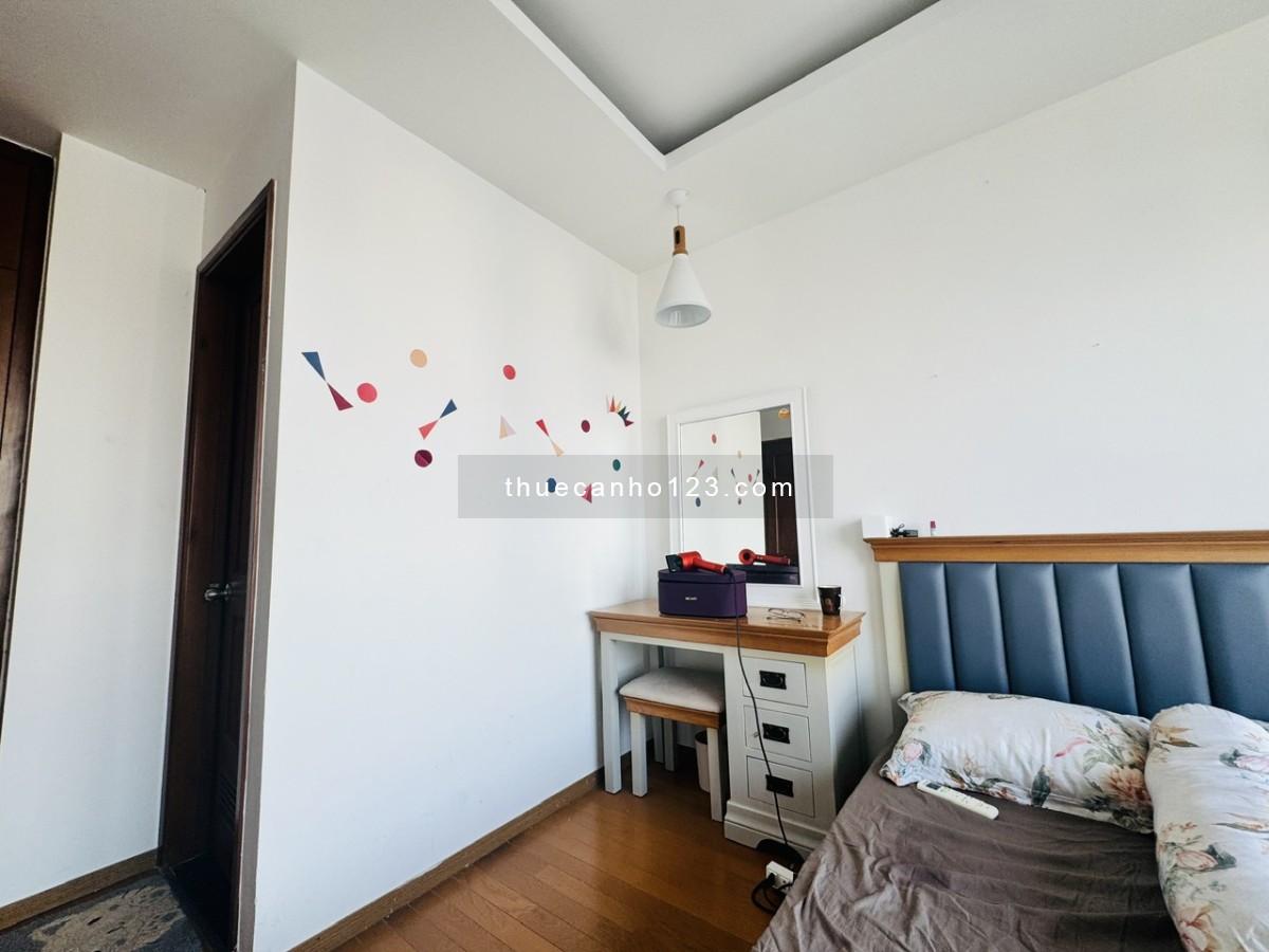 Cần cho thuê gấp căn hộ 2PN-2WC-74m2 full nội thất chung cư Sky Center giá chỉ 16tr/th, ở ngay
