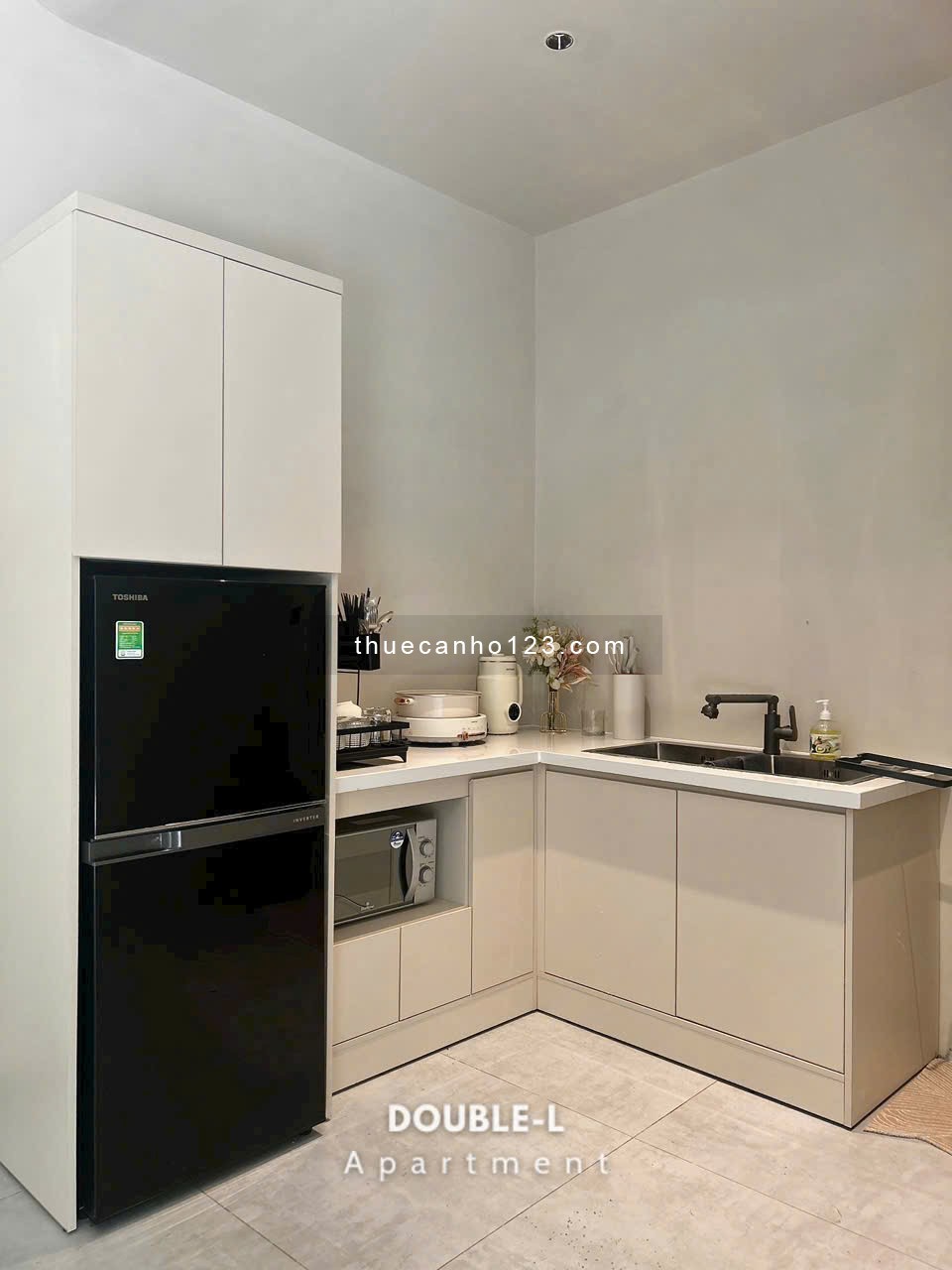 Cho thuê căn hộ quận 3 - 2PN 100m2 - Sân Vườn Riêng - Oto đổ cửa, Gần BV Bình Dân, Vòng Xoay Dân Chủ