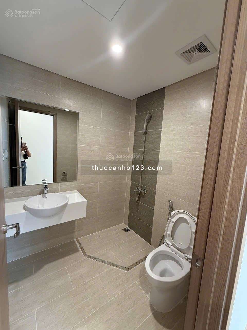 Chính chủ cần cho thuê căn hộ 2N 2VS 55m2 toà SA1 Vinhomes Smart City