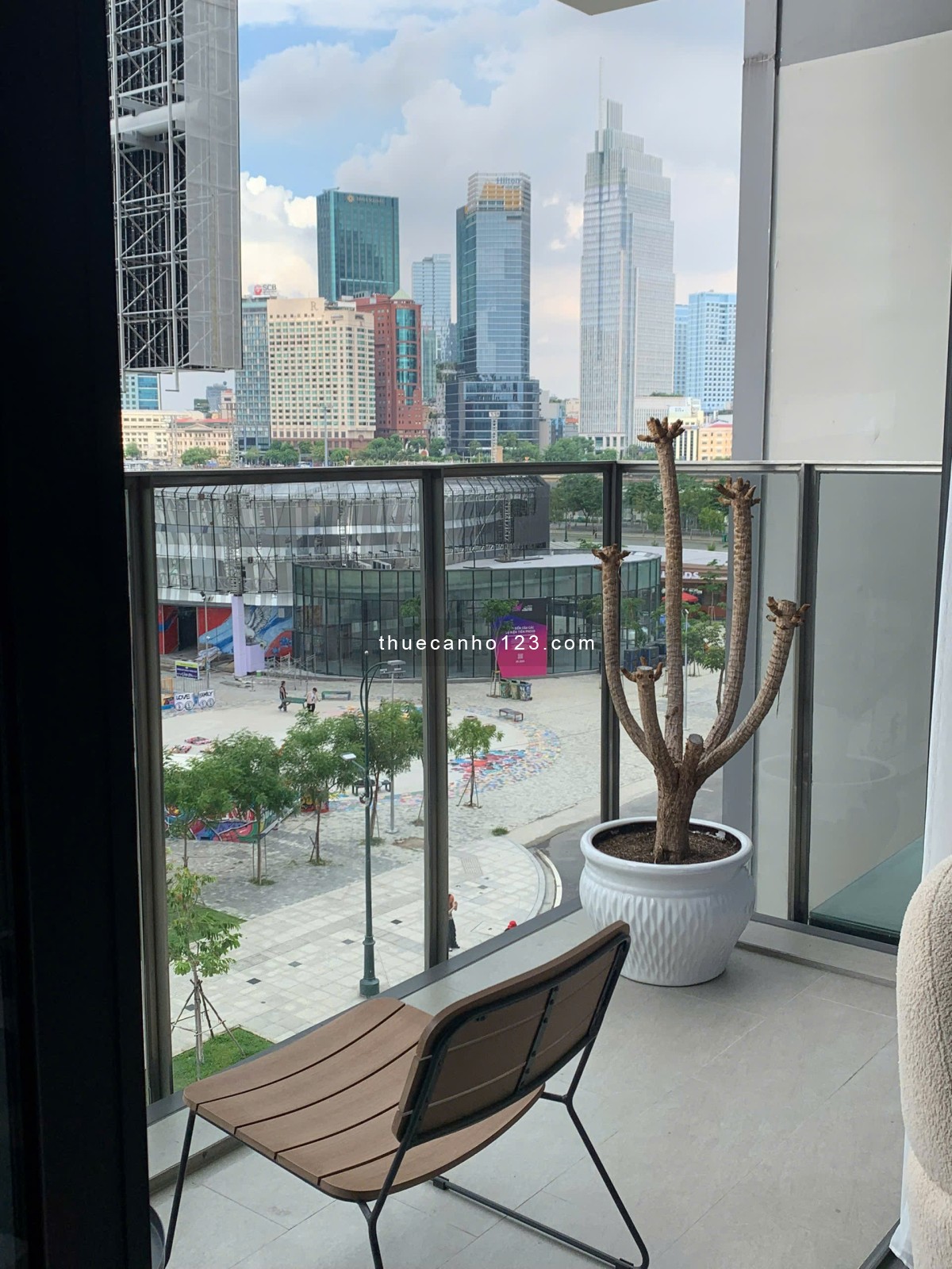 Cho thuê căn hộ 3 phòng ngủ full nội thất The Opera Metropole Thủ Thiêm