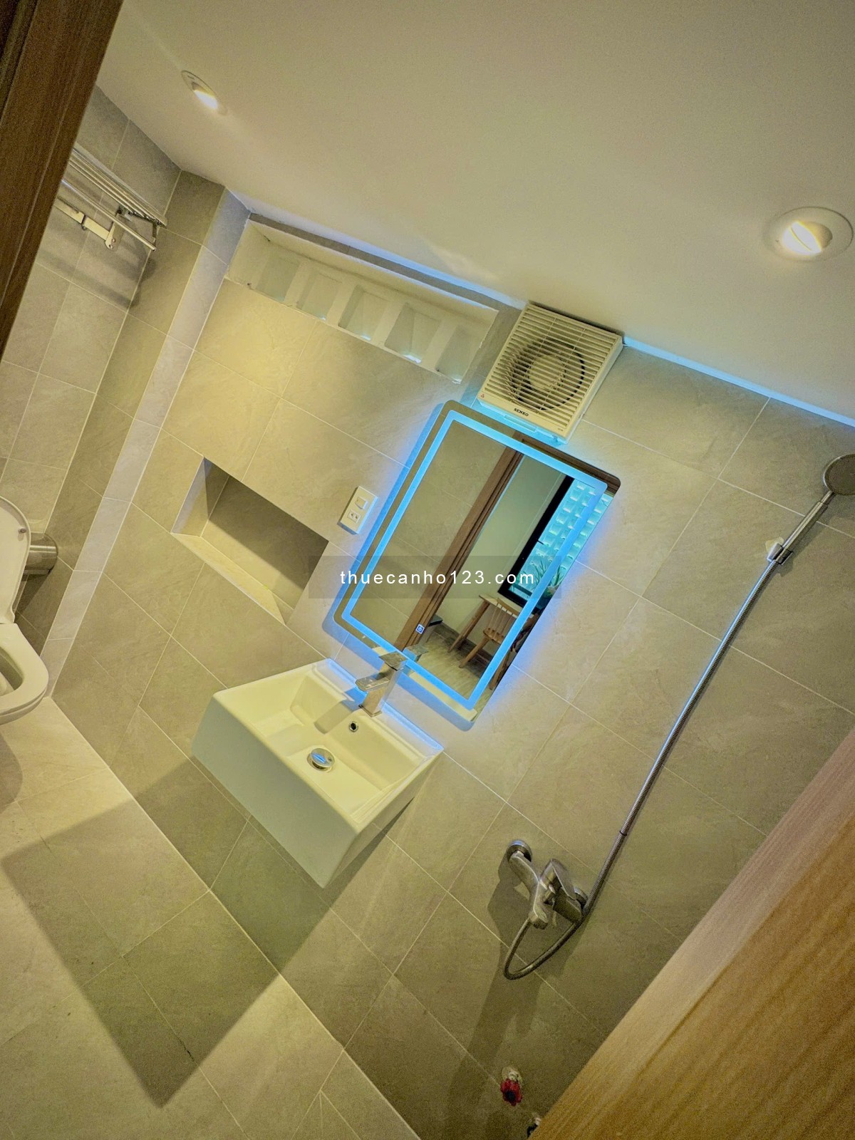 Duplex sang xịn mịn ngay Tân Quy, Quận 7