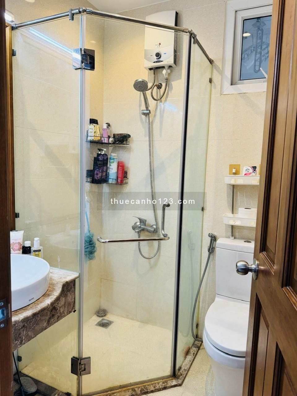 Cho thuê căn hộ Sky Center 2PN/2WC Full Nội Thất 15Tr [giỏ hàng 5 Căn] Tel 0846616468 Tèo Xem dễ