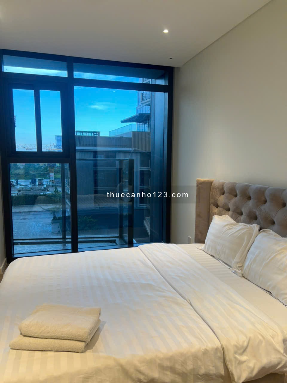 Căn hộ 2PN rộng 81m² The Opera cho thuê – View đẹp, nội thất cao cấp, giá tốt nhất thị trường