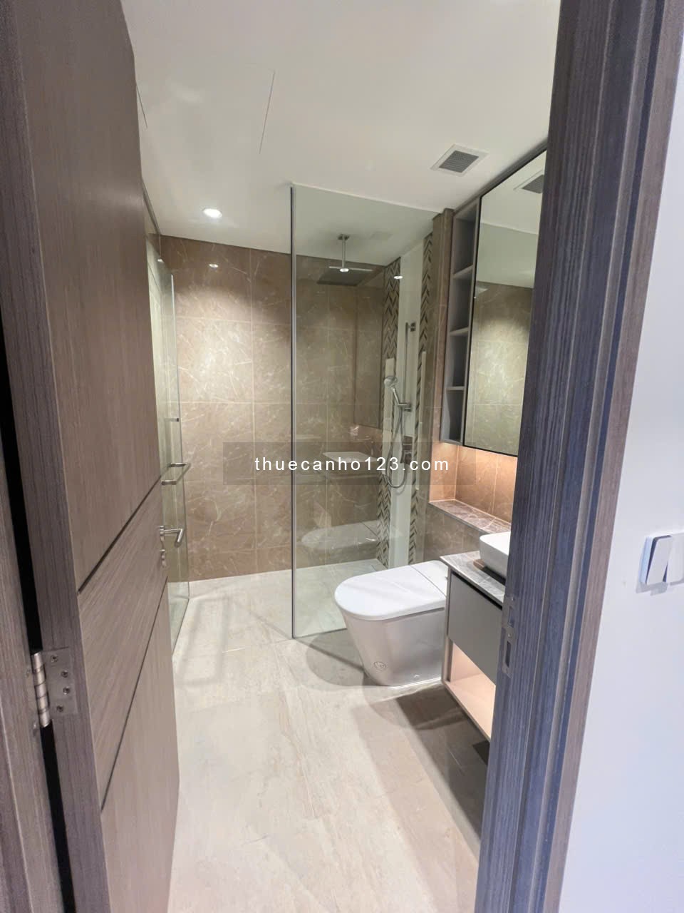 Căn hộ 2PN rộng 81m² The Opera cho thuê – View đẹp, nội thất cao cấp, giá tốt nhất thị trường