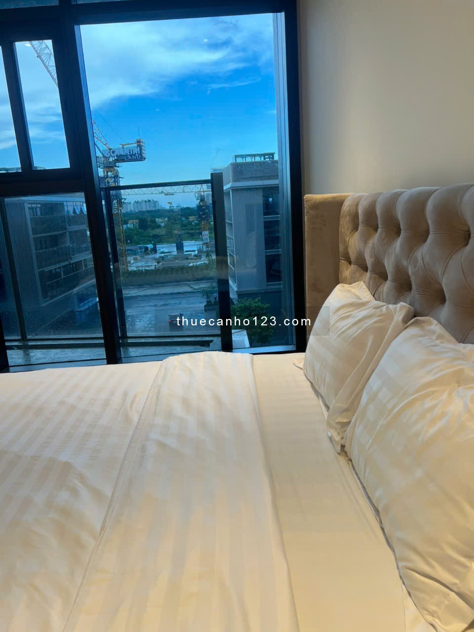Căn hộ 2PN rộng 81m² The Opera cho thuê – View đẹp, nội thất cao cấp, giá tốt nhất thị trường