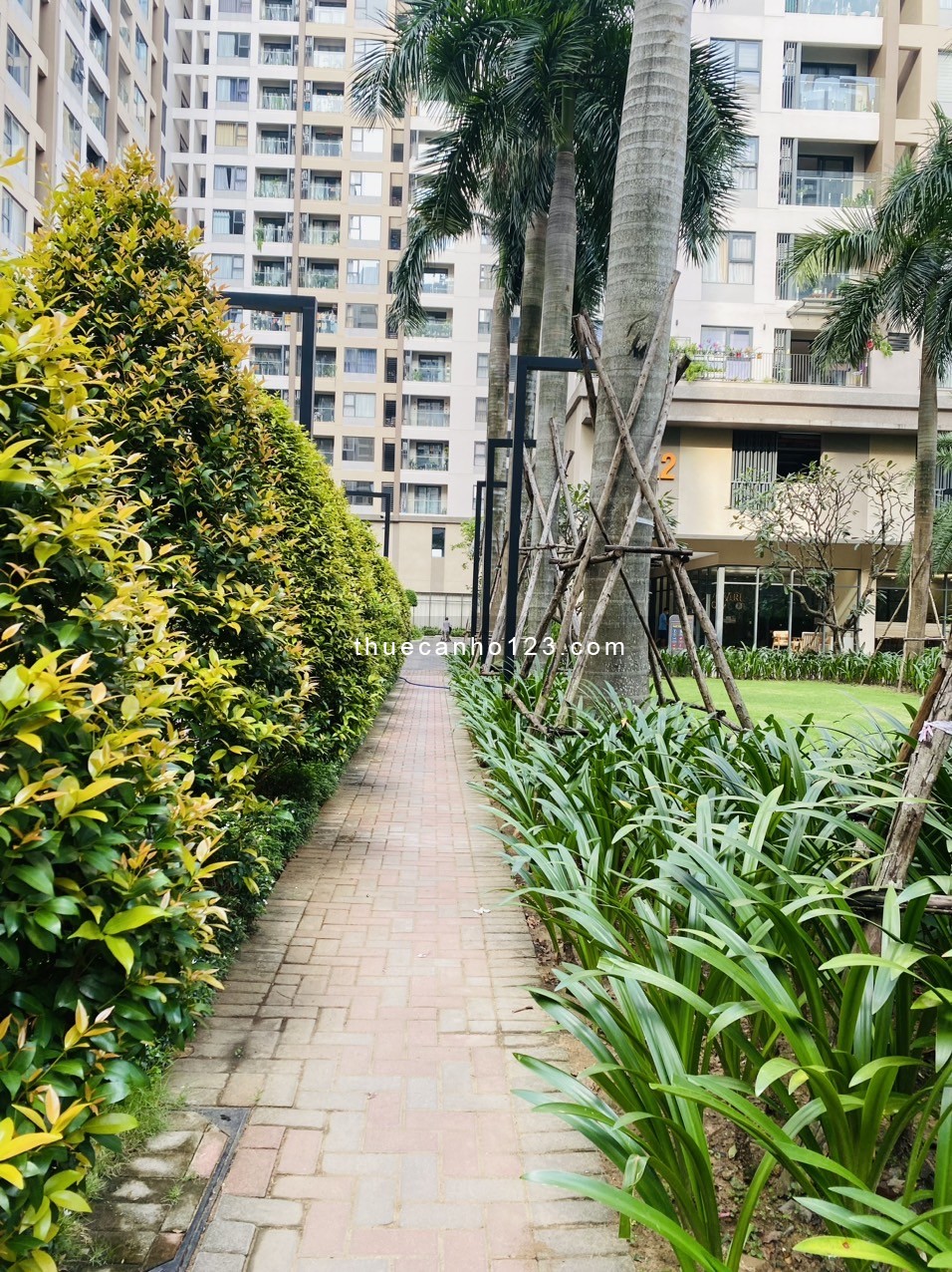 Cho thuê căn hộ Akari 2PN 2VS có bancol full nội thất cao cấp giá 12 triệu/tháng nhận nhà cuối tháng