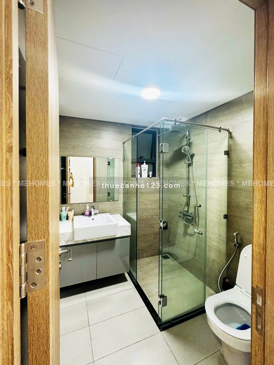 Chính chủ cho thuê 2pn Full nội thất khu cao cấp Diamond Celadon City