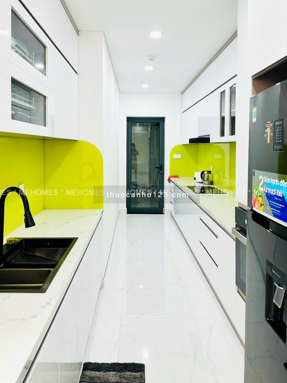 Chính chủ cho thuê 2pn Full nội thất khu cao cấp Diamond Celadon City