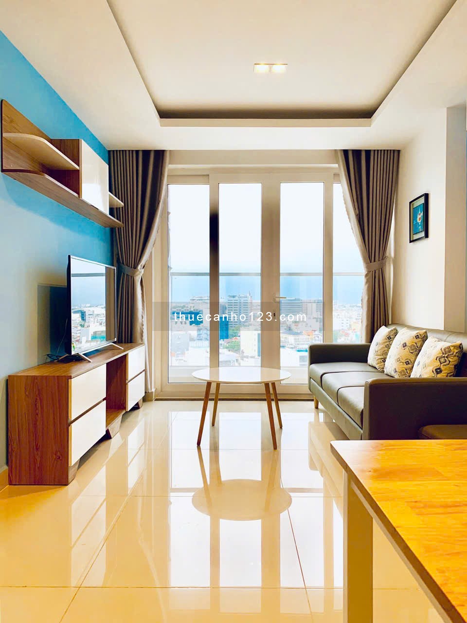Cho thuê Căn hộ 2pn, 2wc 74m2 Sky Center full NT cao cấp giá 15 triệu, anh chị liên hệ em Phi