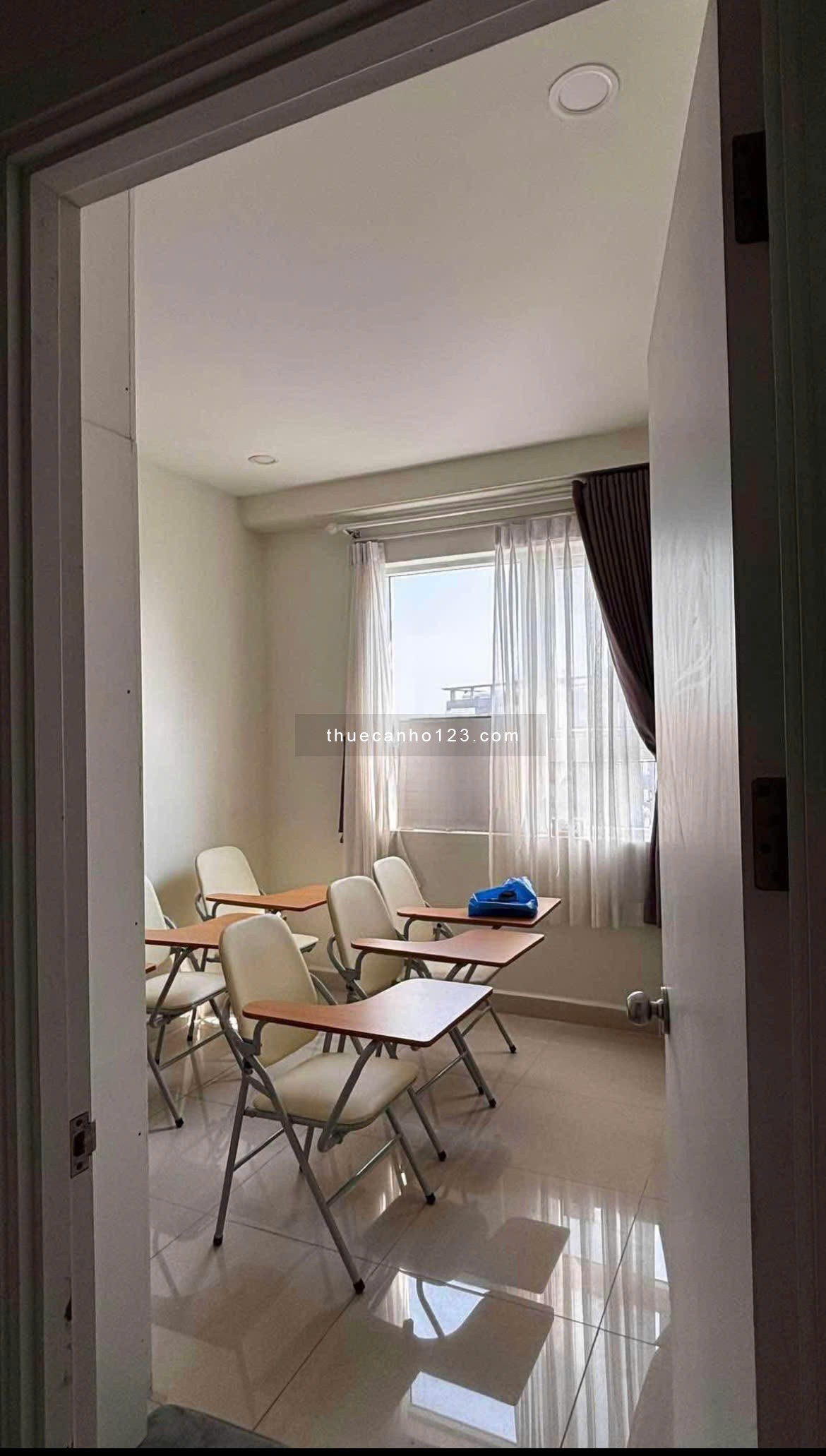 Chung cư Melody, 869 Âu cơ, Tân Phú: 78m2, 2p ngủ, 2wc, NT, 12tr/th.