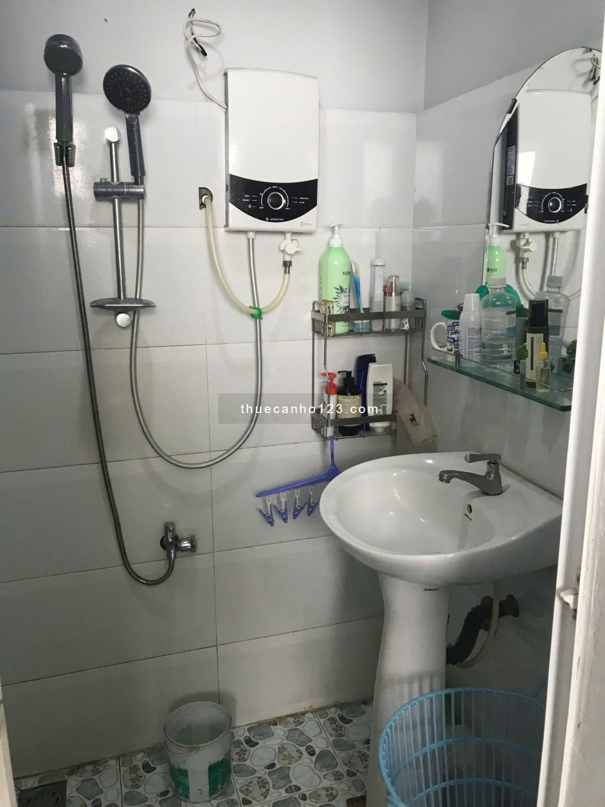 Chung cư Hoa Sen, Lạc Long Quân, P10, Q11: 79m2, 2p ngủ, NT, 10tr/th