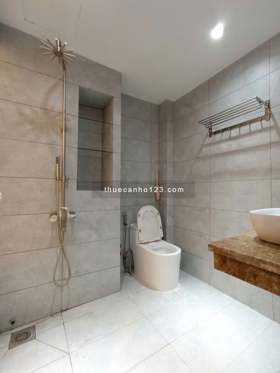 Căn hộ cửa sổ lớn thoáng, 35m² ngay Công viên 23/9 - Cống Quỳnh, Quận 1