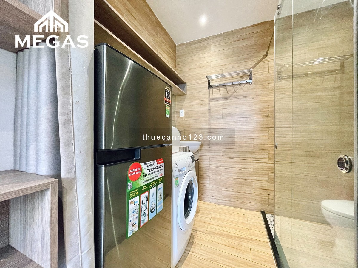 Cho thuê căn hộ ban công full nội thất ngay Cách Mạng Tháng Tám - Công viên Lê Thị Riêng