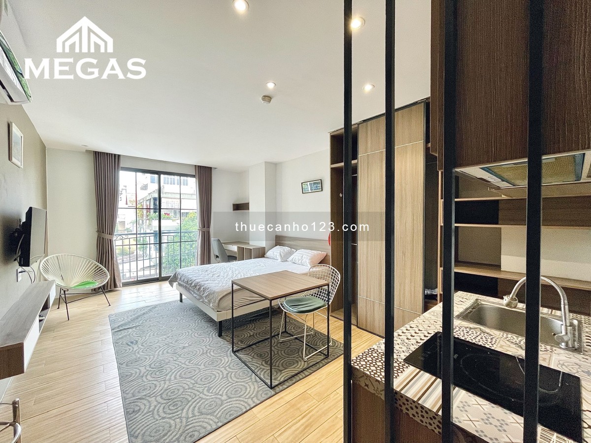 Cho thuê căn hộ ban công full nội thất ngay Cách Mạng Tháng Tám - Công viên Lê Thị Riêng