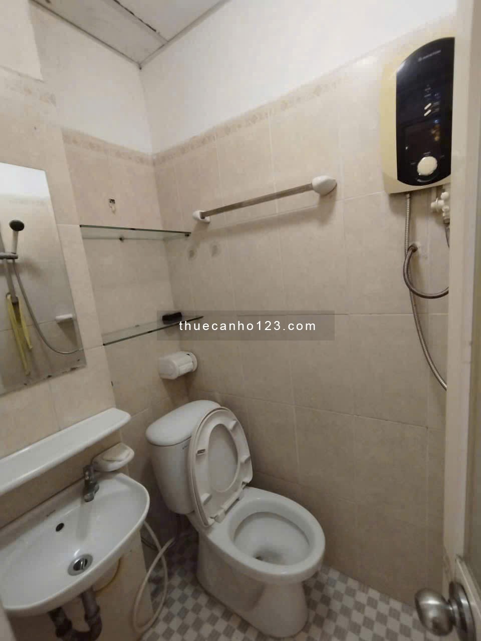 Chung cư Saigon Tower, Thoại Ngọc Hầu, TP: 3p ngủ, 2wc, full nt, 8tr5