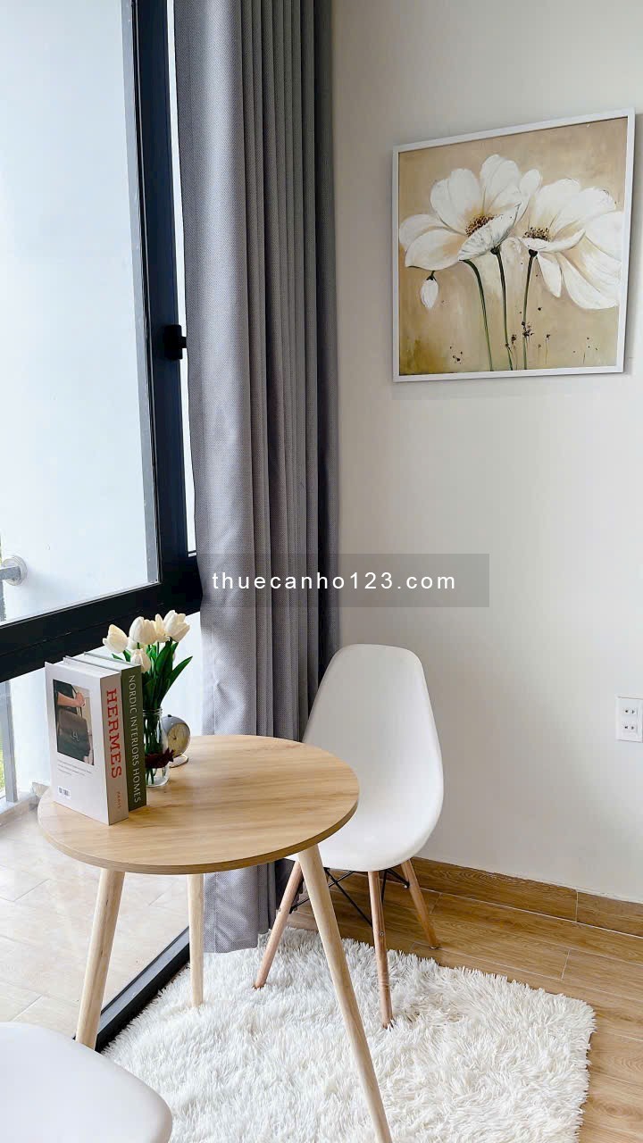 Căn hộ cao cấp tone hồng, 2 ban công siêu xinh - Trung tâm SG.