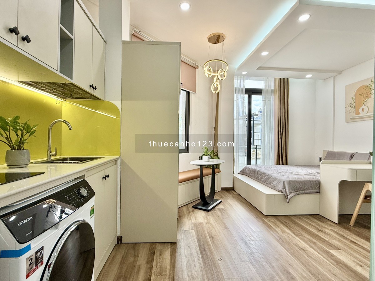 Căn hộ cao cấp tone hồng, 2 ban công siêu xinh - Trung tâm SG.