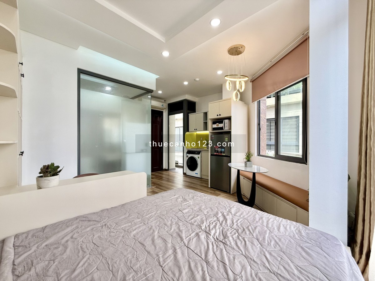 Căn hộ cao cấp tone hồng, 2 ban công siêu xinh - Trung tâm SG.