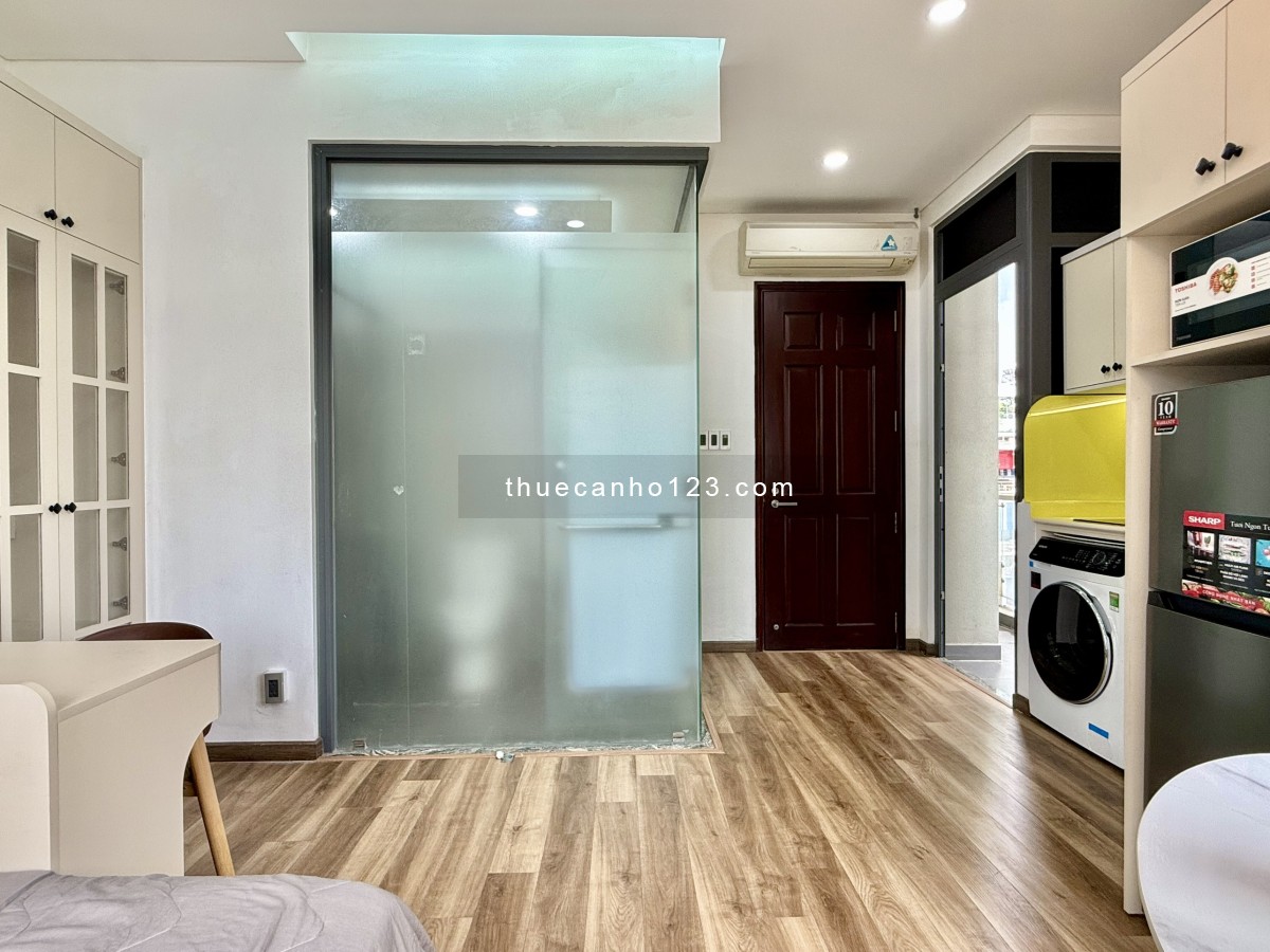 Căn hộ cao cấp tone hồng, 2 ban công siêu xinh - Trung tâm SG.