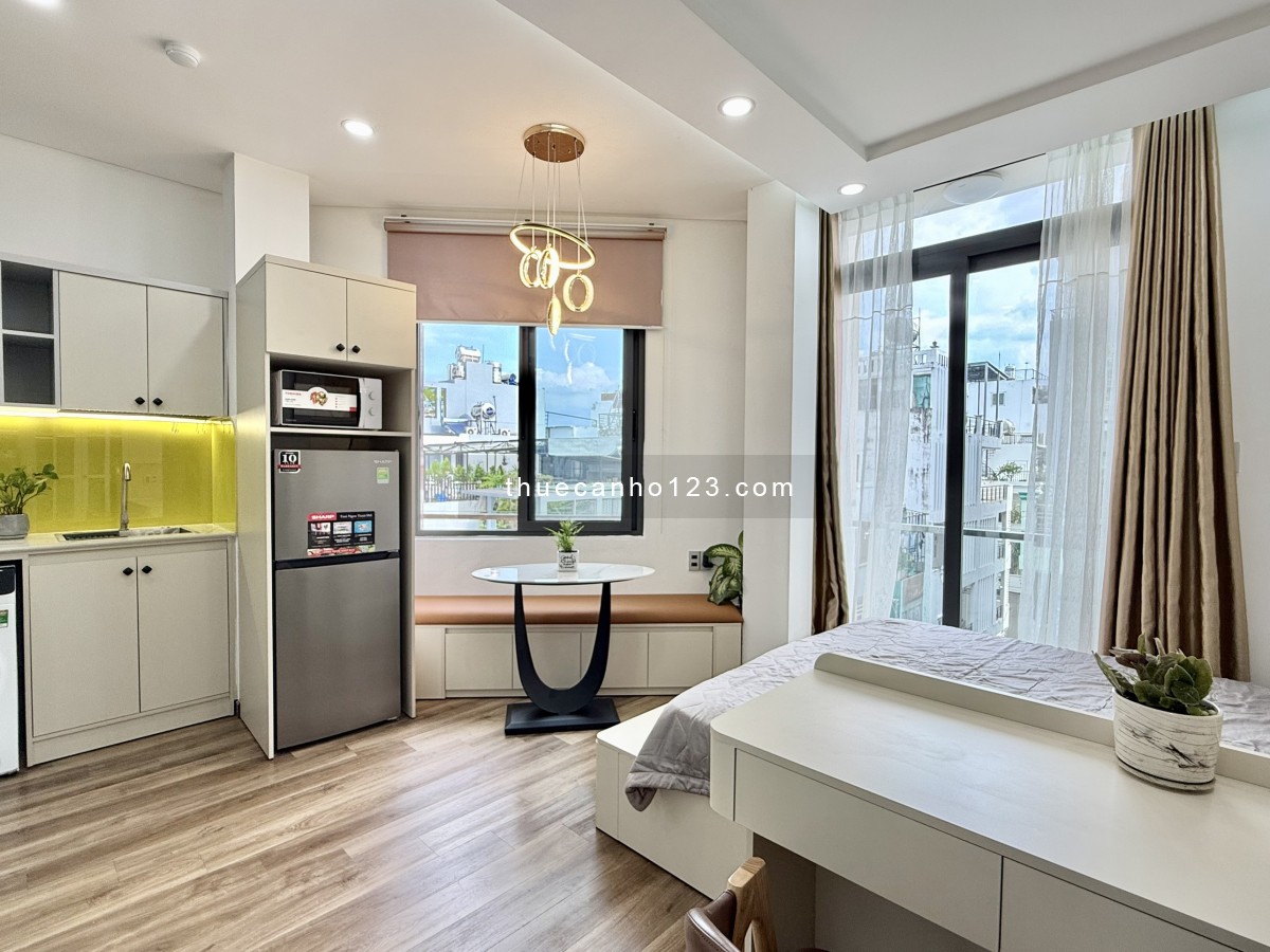 Căn hộ cao cấp tone hồng, 2 ban công siêu xinh - Trung tâm SG.