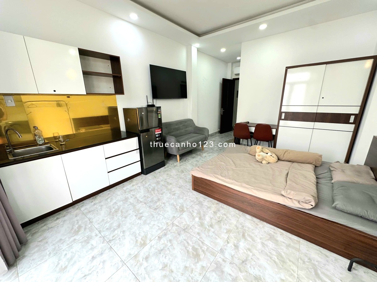 Căn Hộ 38m2 Có Ban Công Rộng Đón Gió, Full nội thất, Trung Tâm tiện đi lại