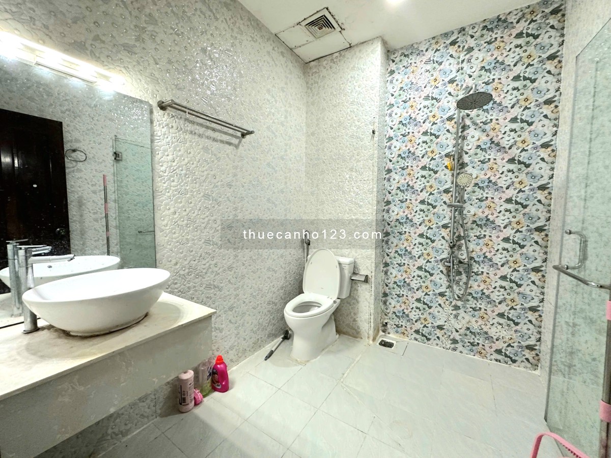 Căn Hộ 38m2 Có Ban Công Rộng Đón Gió, Full nội thất, Trung Tâm tiện đi lại