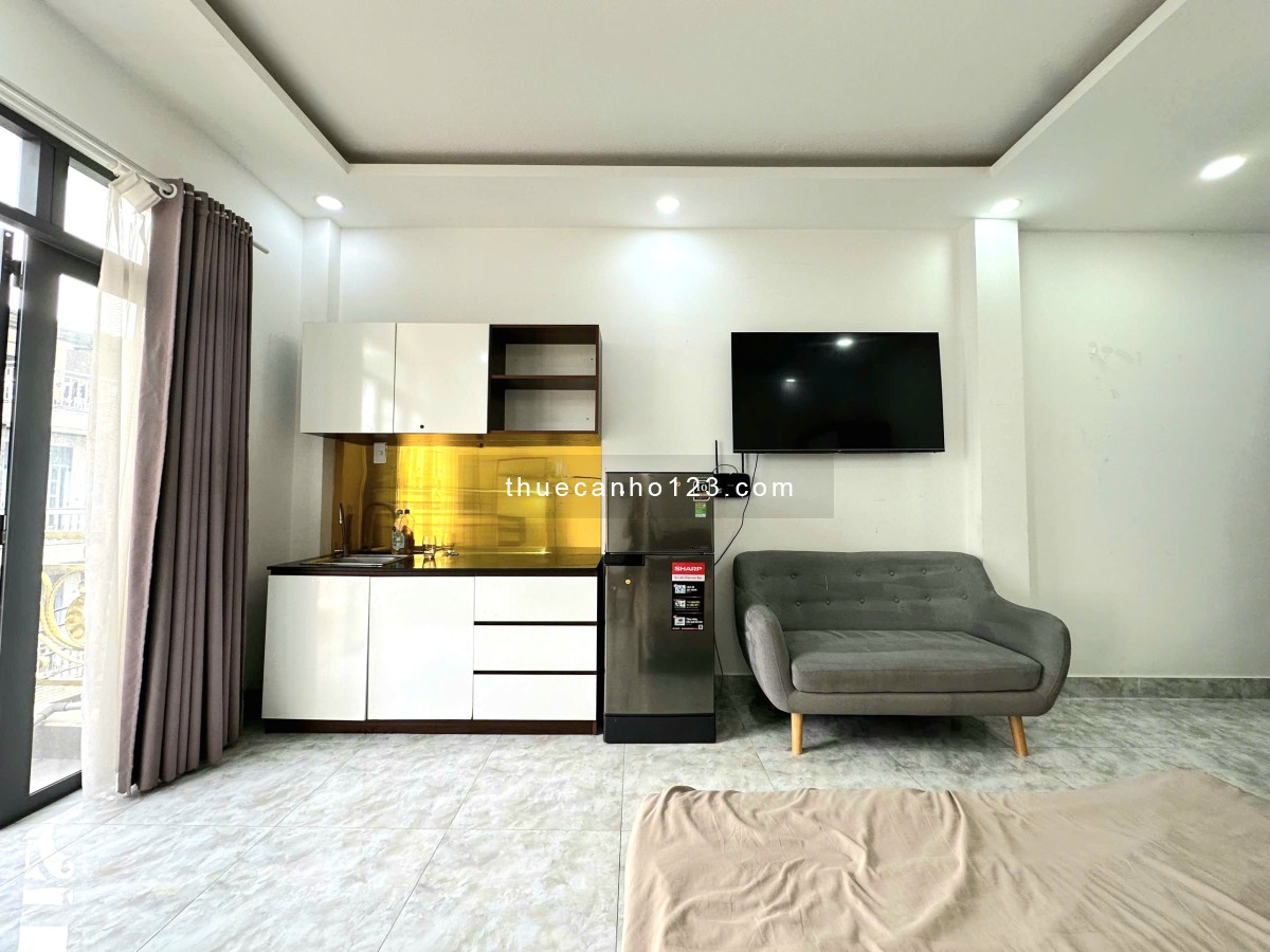 Căn Hộ 38m2 Có Ban Công Rộng Đón Gió, Full nội thất, Trung Tâm tiện đi lại