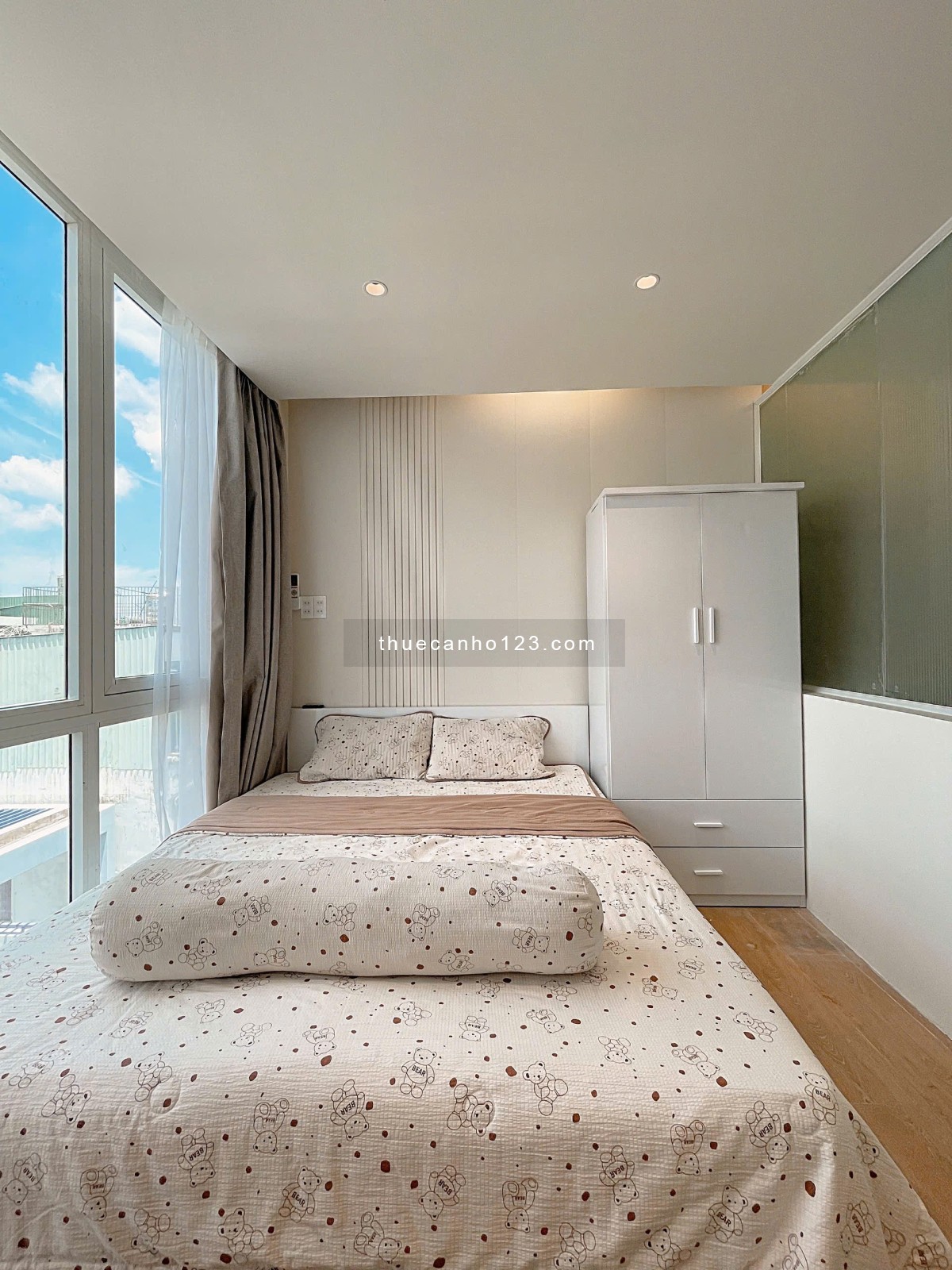 Căn Hộ Ban Công Rộng Thoáng - chỉ 6Tr3 - Khu Trung Tâm - view Thành Phố - Chỉ 1 phòng