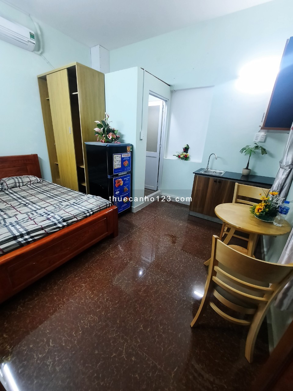 Căn hộ Full Nội Thất ban công thoáng mát, cạnh chợ Hoàng Hoa Thám, Lotter Cộng Hoà