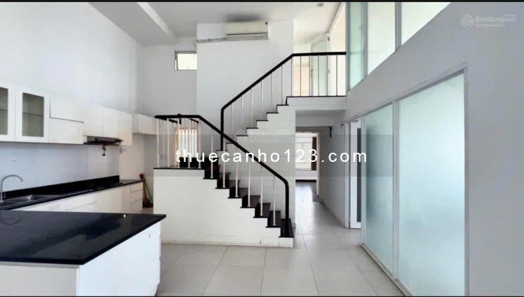 Cho thuê chung cư Phú Hoàng Anh 200m2 4PN, nội thất cơ bản