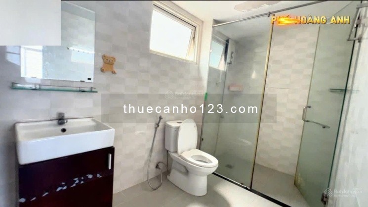 Cho thuê chung cư Phú Hoàng Anh 200m2 4PN, nội thất cơ bản