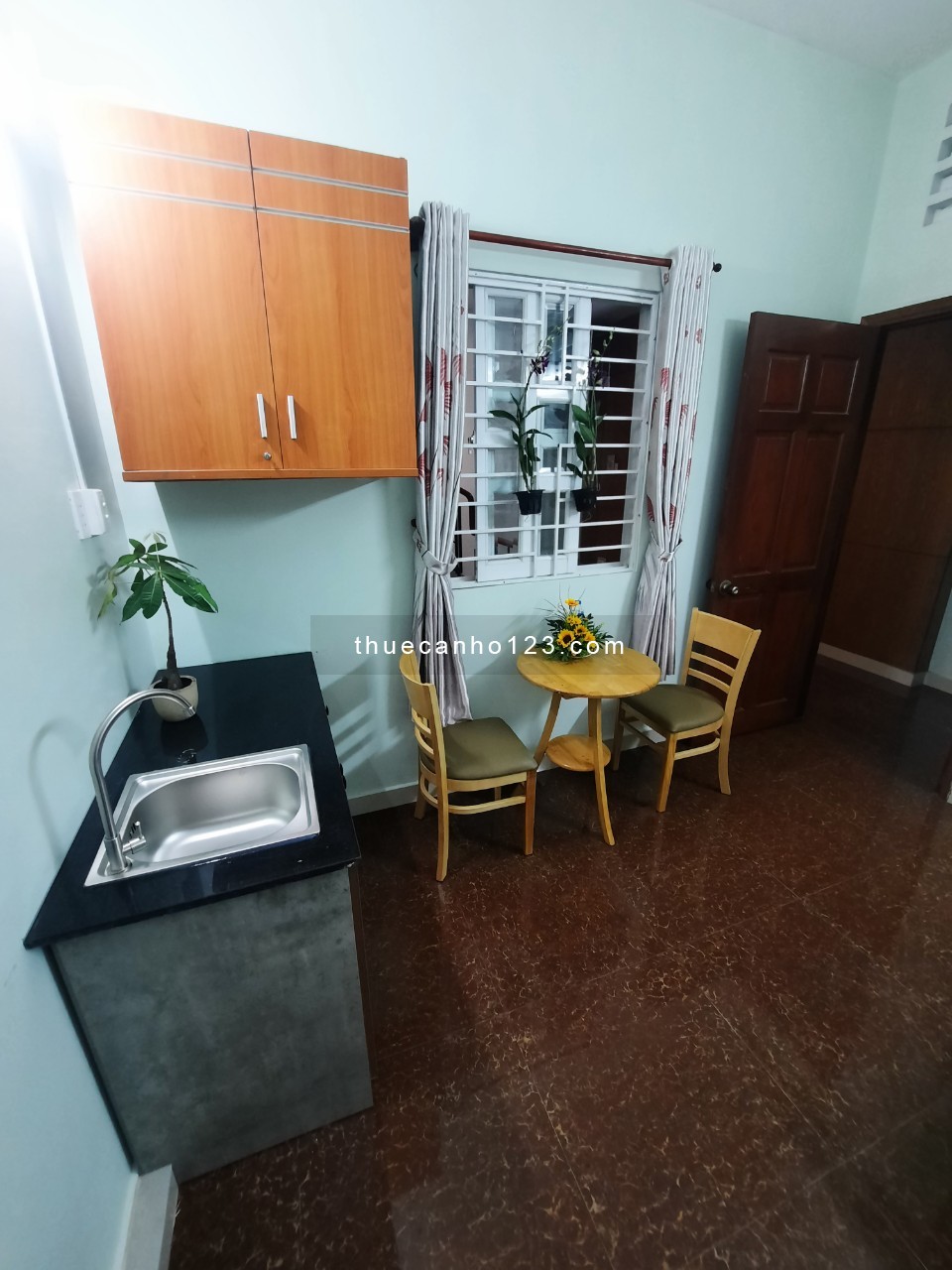 Căn hộ Full Nội Thất ban công thoáng mát, cạnh chợ Hoàng Hoa Thám, Lotter Cộng Hoà