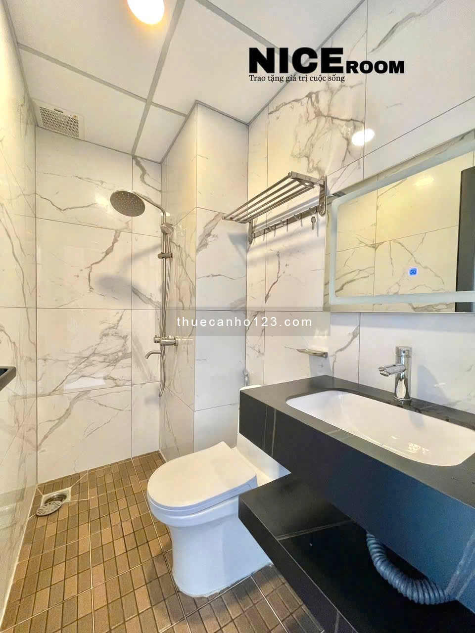 Nhà mới xịn xò - Giá sinh viên - Bóc seal nội thất, thang máy, gió mát rượi - Gần Ngã Tư Hàng Xanh