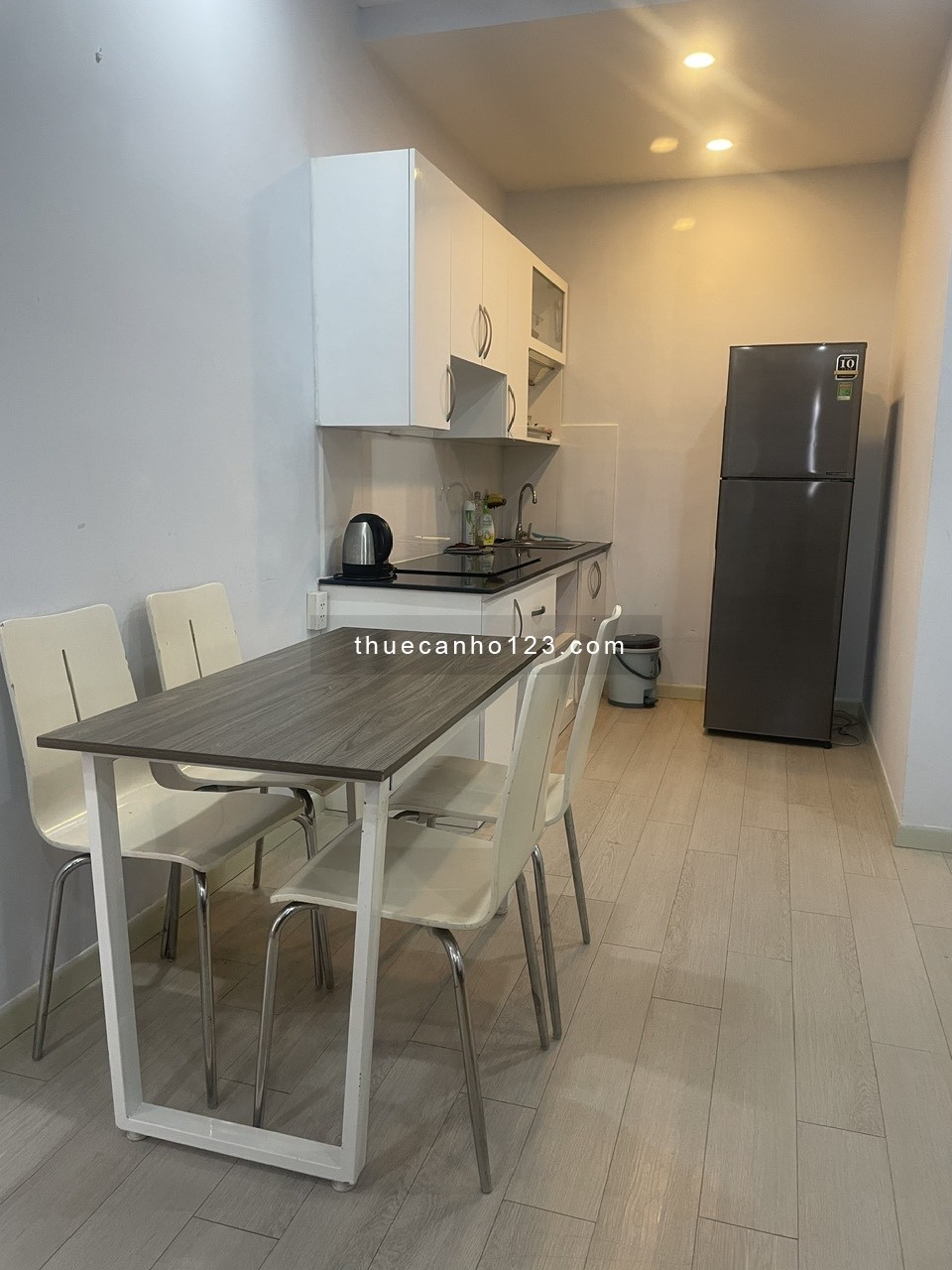 Cho thuê căn hộ 50m2, chung cư Phan Xich Long, phường 7, Quận phú nhuận.