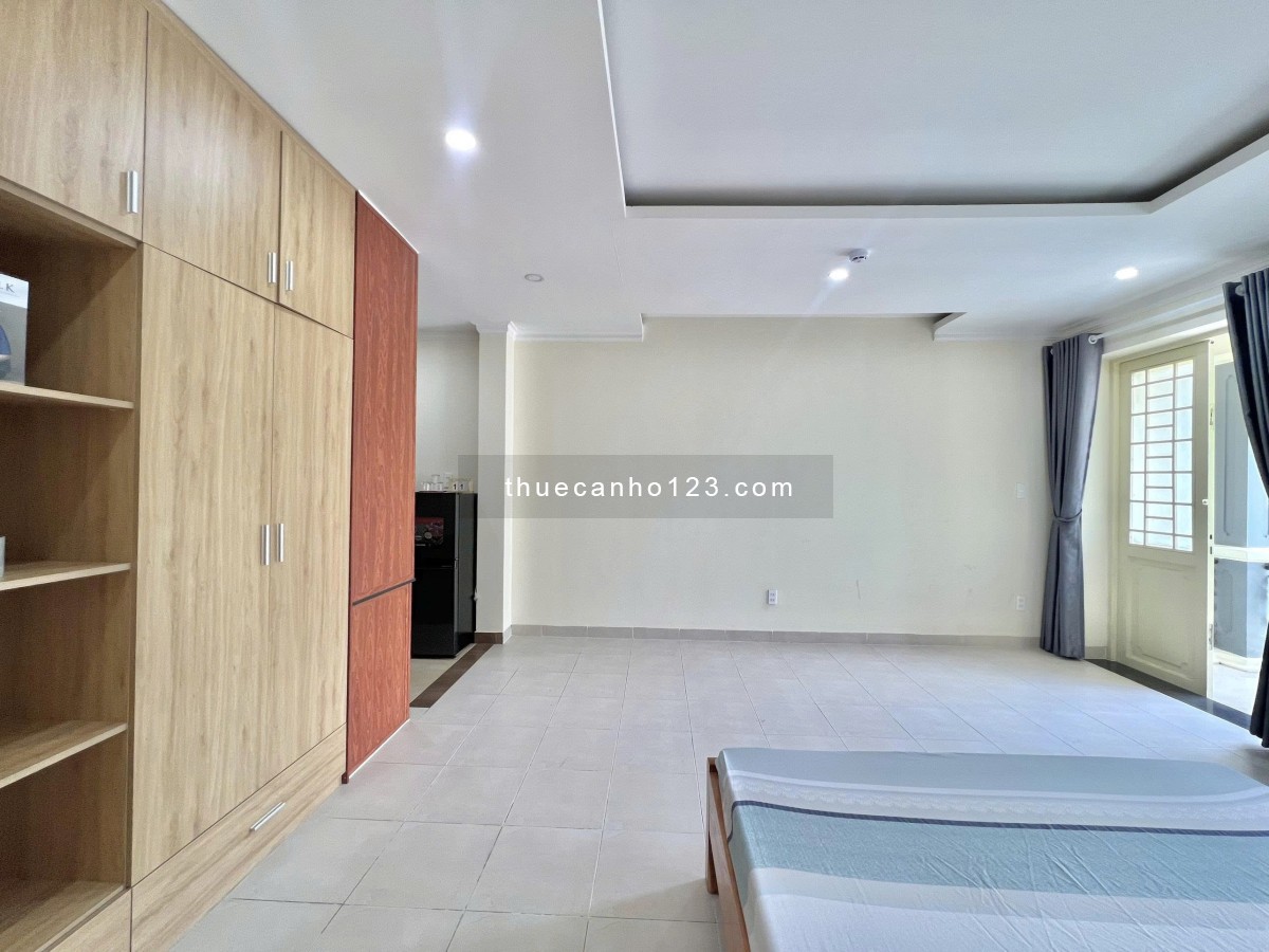 Ban công thoáng mát KDC Nam Long, gần cầu Phú Mỹ, đi đâu cũng tiện